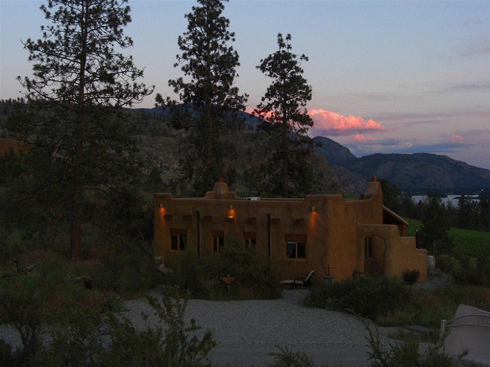Bighorn Ridge Guesthouse Okanagan Falls ภายนอก รูปภาพ