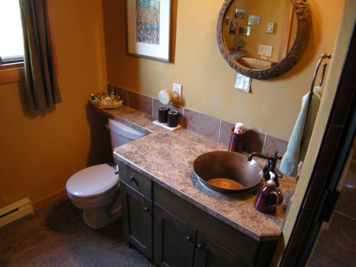 Bighorn Ridge Guesthouse Okanagan Falls ภายนอก รูปภาพ